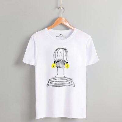 T-shirt Lady in Yellow earings